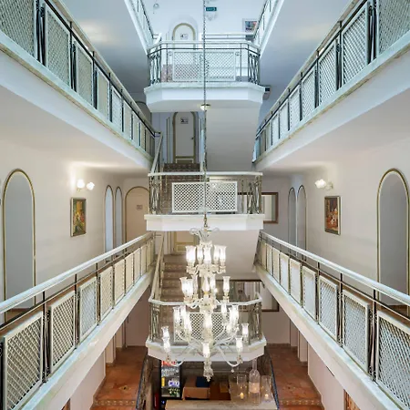 Adalya Port Otel 4*