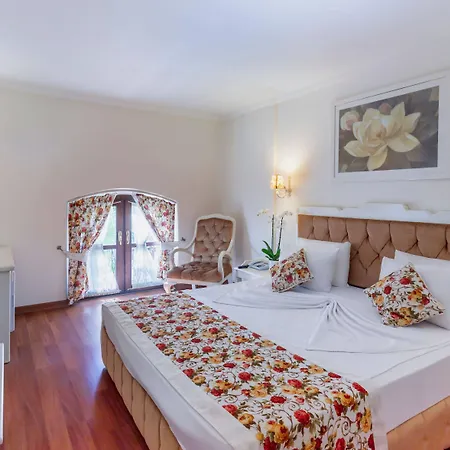 Adalya Port Otel 4*