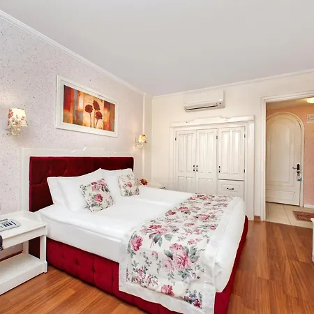 Adalya Port Otel 4*